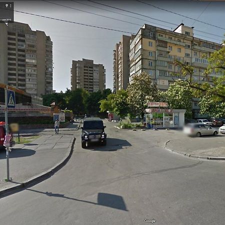 Comfortable Flat Near The Dnieper River In Kijev Kültér fotó